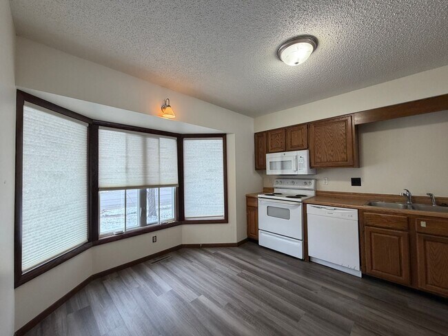 Foto del edificio - $1,400 | 3 Bedroom, 2 Bathroom House | Pets Negotiable* | Available for an Immediate Move In!