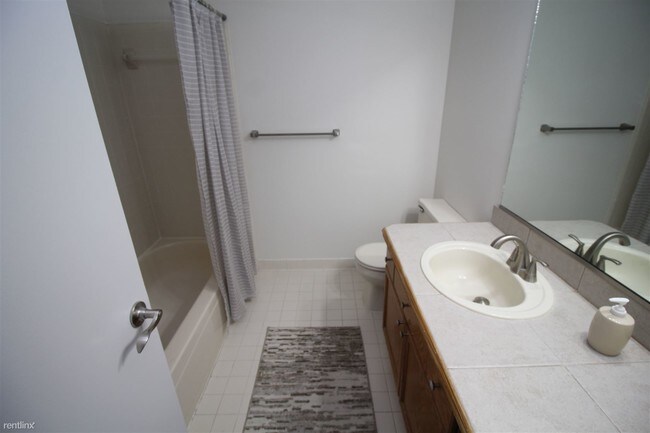Building Photo - 2 br, 2 bath Condo - 774 S Milford Rd