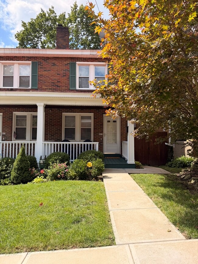 Building Photo - 607 1/2 Klemont Ave