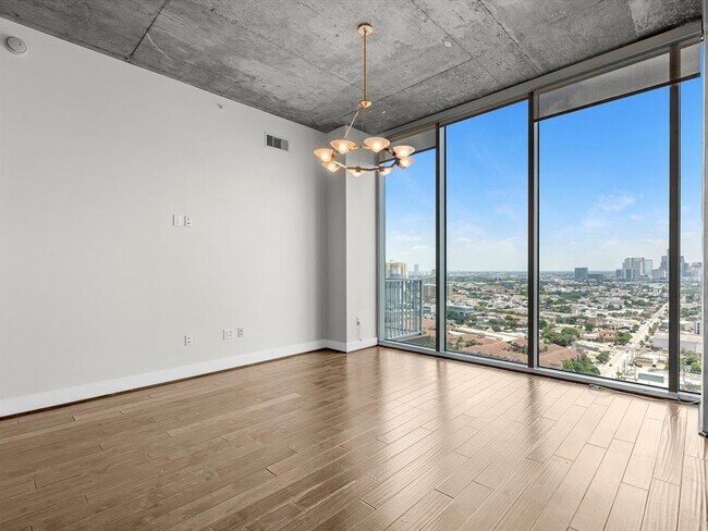 Building Photo - 5925 Almeda Rd