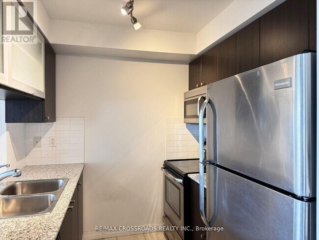 Photo du bâtiment - 2015 Sheppard Ave E
