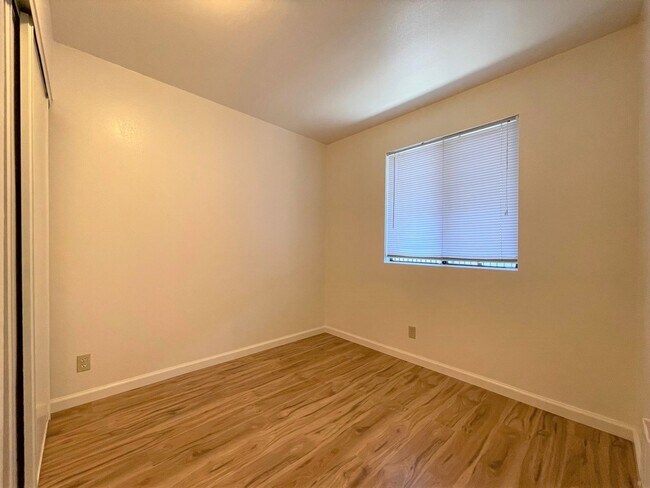 Foto del edificio - A clean and well-maintained 3-bed, 2-bath home located in the vibrant Laurel District.