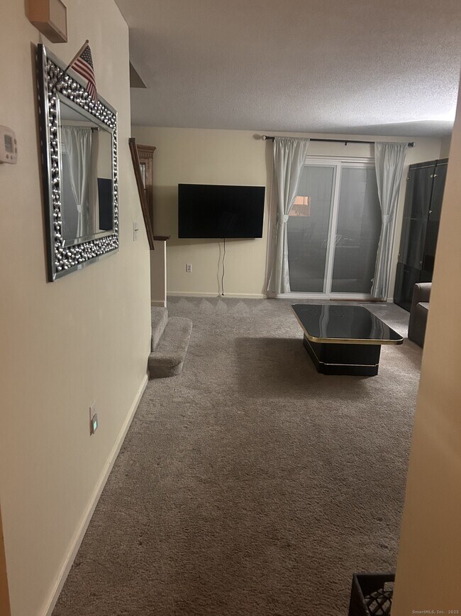 Foto del edificio - 1367 Hanover Ave