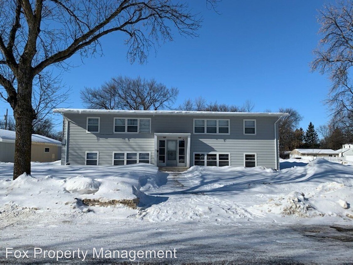 Primary Photo - 1704 Oak St