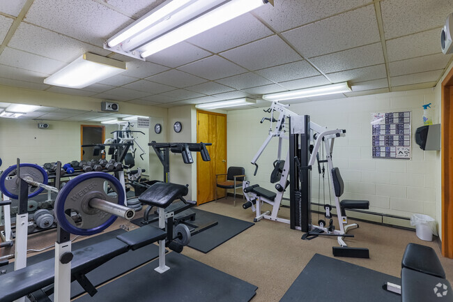 Fitness Center - Wehnwood Court Student Living