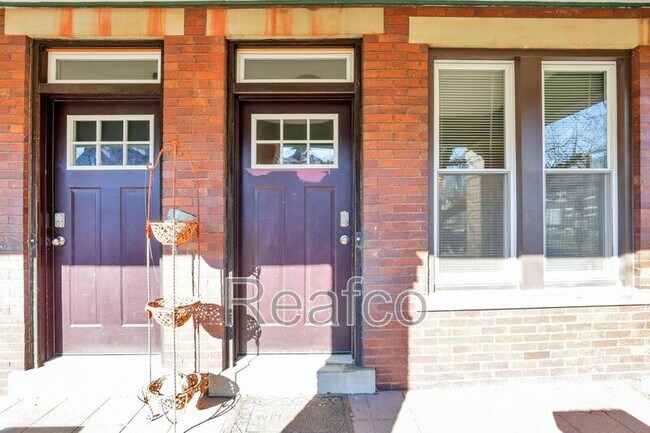 Foto del edificio - 1458 Bryden Rd