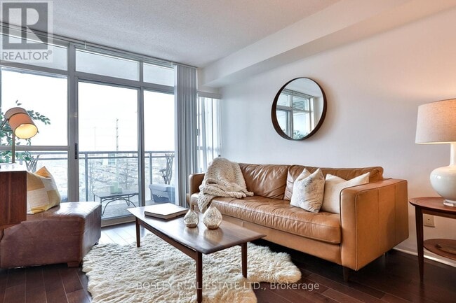 Building Photo - 1600 Charles St