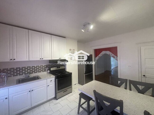 Foto del edificio - 437 N Ellwood Ave
