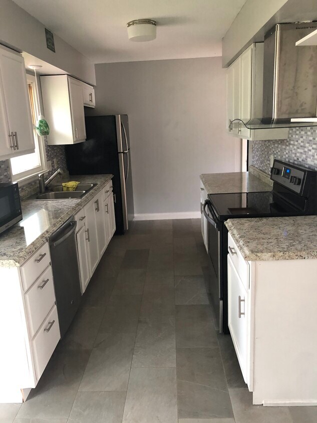 Foto principal - 2148 Mapleview Ave