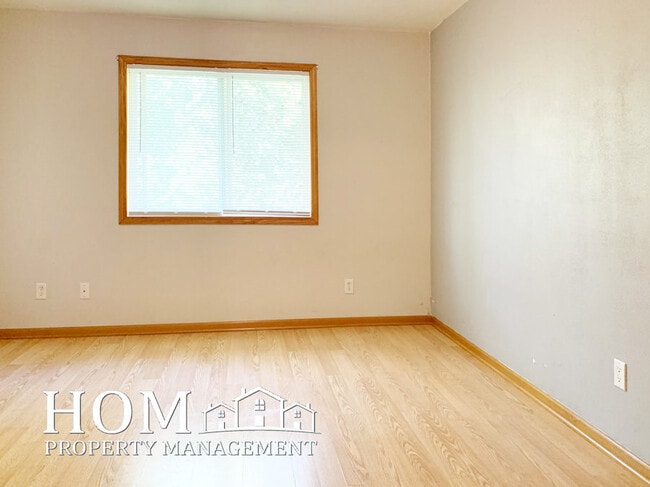 Building Photo - 624 Tanager Path
