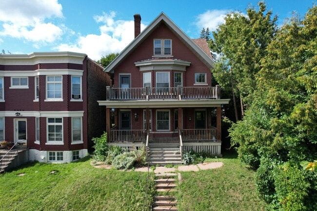 Building Photo - 1111 E 4th St