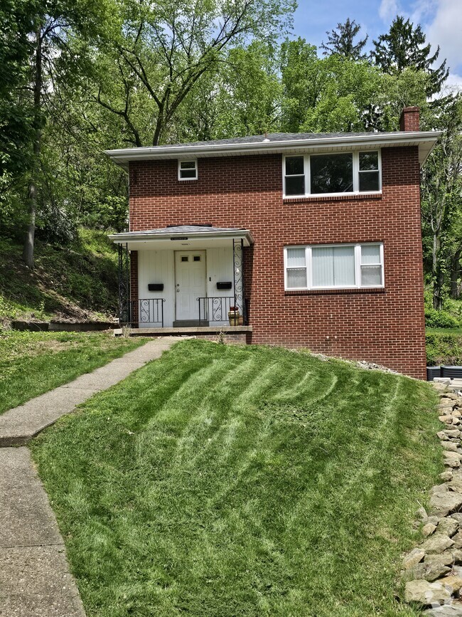 Building Photo - 92 Rosecrest Dr