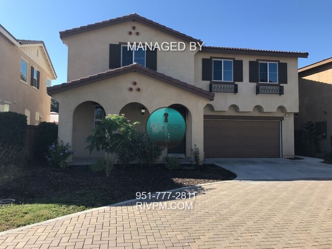 Building Photo - 5 Bedroom 3 Bath Home Nestled in Gated HOA