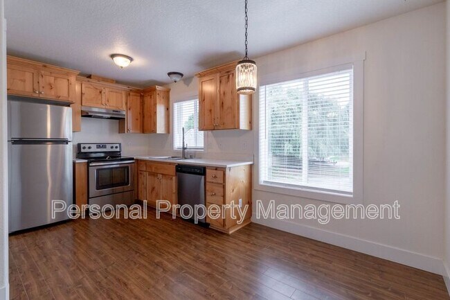 Foto del edificio - 1215 W 25th St