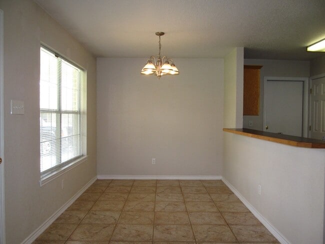 Building Photo - 160 Satch Dr