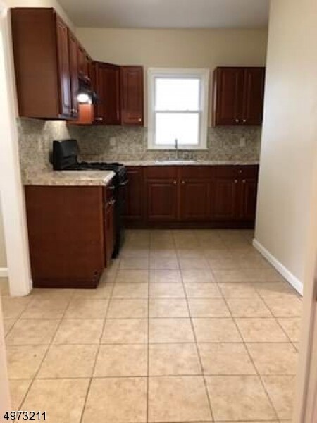 Building Photo - 34 Isabella Ave