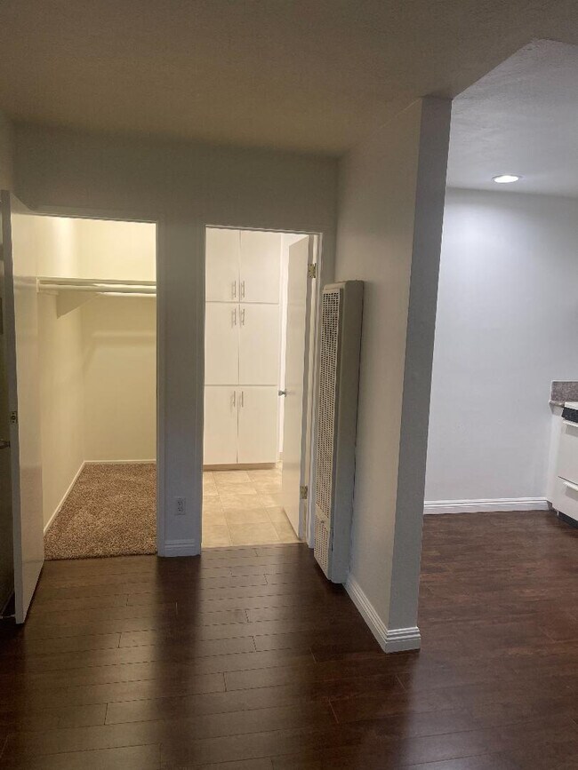 Building Photo - 710 N La Fayette Park Pl