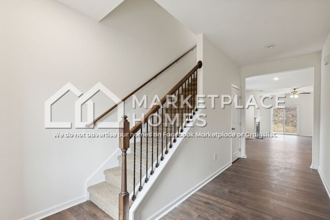 Building Photo - 1112 Ridge Parke