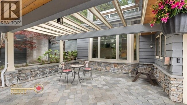 Building Photo - 3690 Rutherford Crescent