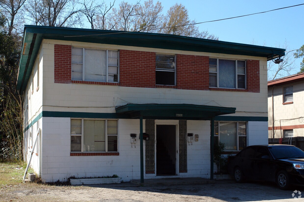 Primary Photo - 1584 31st St