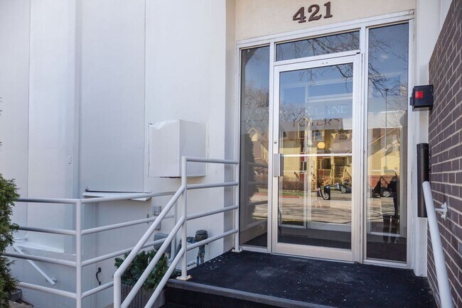 Foto del edificio - 421 S Howes St