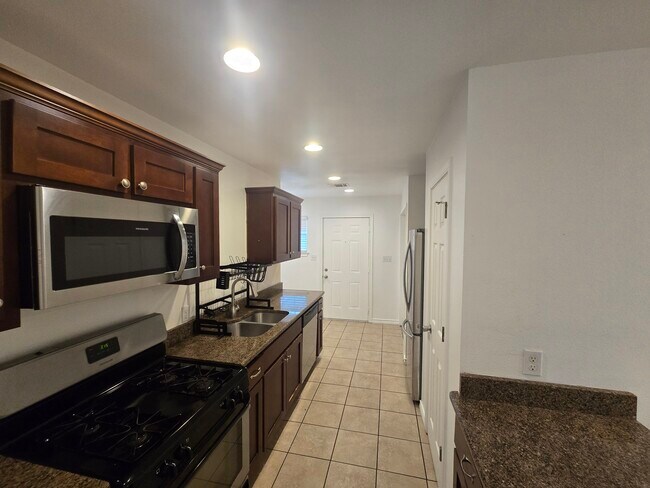 Foto del edificio - 1703 E 16th St
