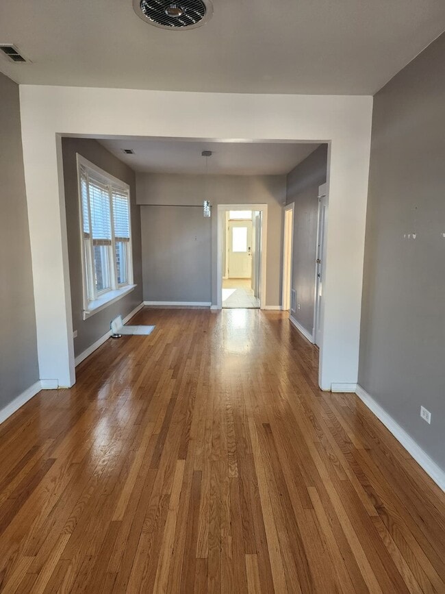 Foto del edificio - 1735 N Pulaski Rd