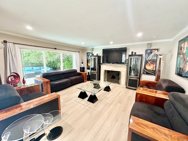 Foto del edificio - 4523 Grimes Pl