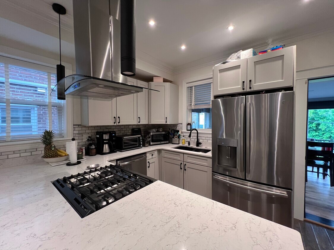 Foto principal - 718 Tuckerman St NW