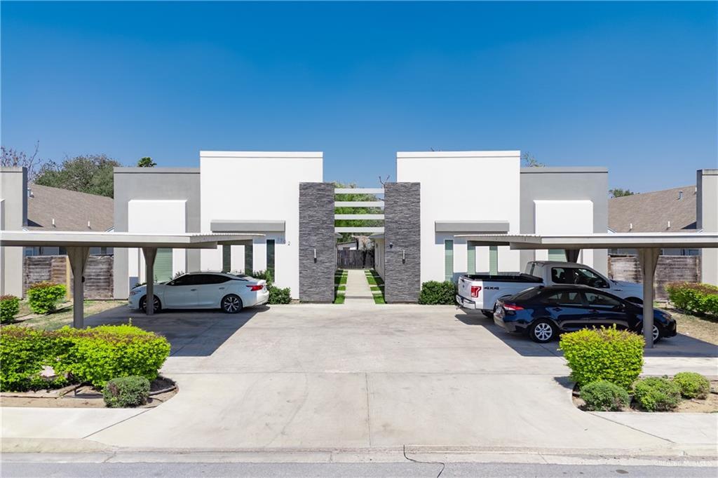 Foto principal - 22 West Dr
