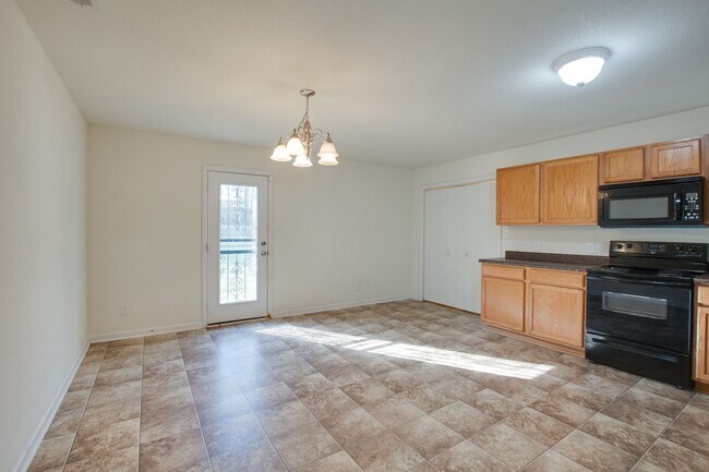 Foto del edificio - 198 Cloverbrook Dr