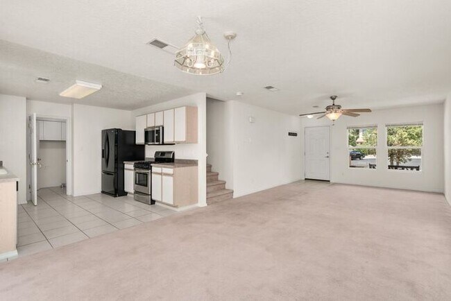 Building Photo - Beautiful home in NE Heights!