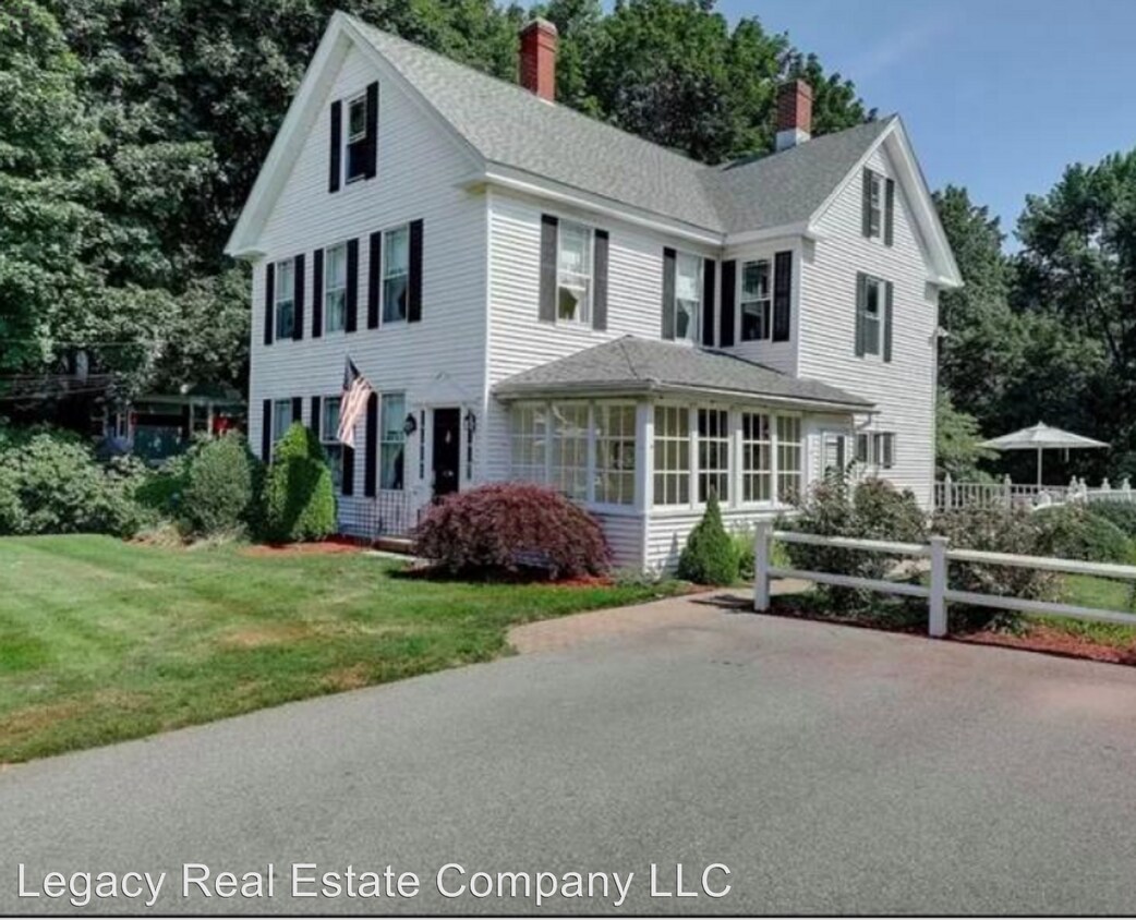 Foto principal - 3 br, 1 bath House - 219 Great Road