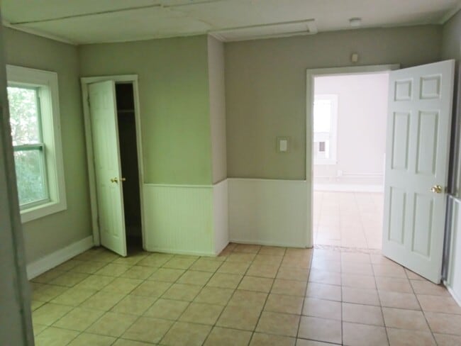 Building Photo - 610 Burke Ave