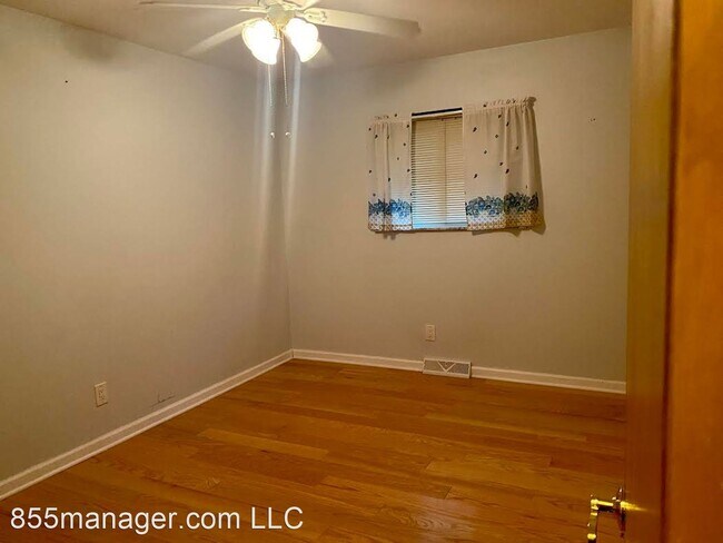 Building Photo - 3 br, 2.5 bath House - 5715 Southward Avenue