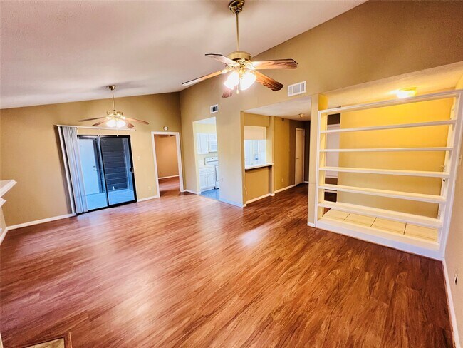 Foto del edificio - 12755 Mill Ridge Dr