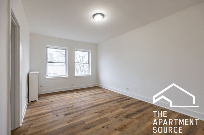 Foto del edificio - 6930 N Greenview Ave