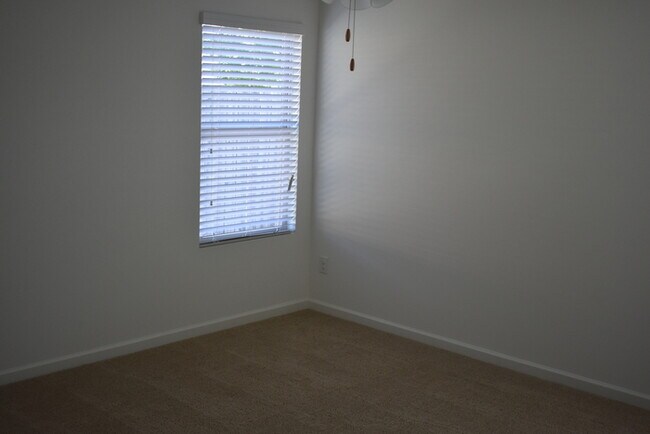 Building Photo - Come view today!
