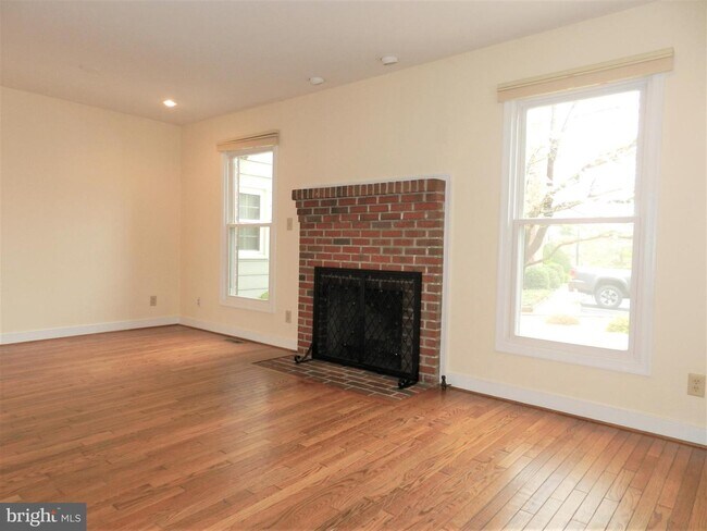 Building Photo - 307 Lafayette Blvd