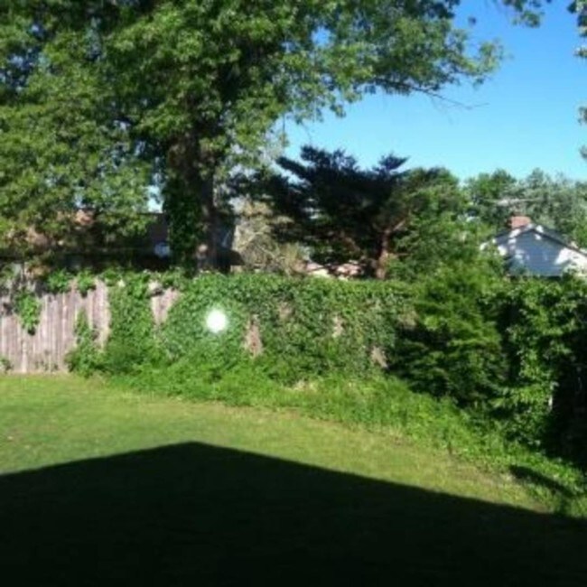 Building Photo - 5207 S 67th E Pl