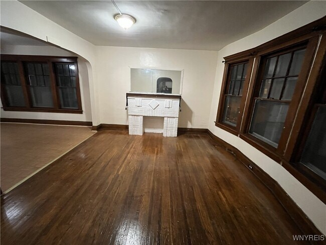 Foto del edificio - 168 Rodney Ave