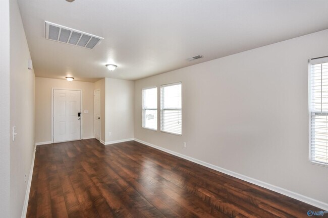 Building Photo - 255 Bermuda Lakes Dr