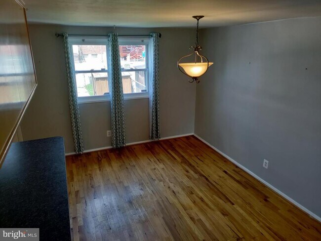 Foto del edificio - 7862 Kentley Rd