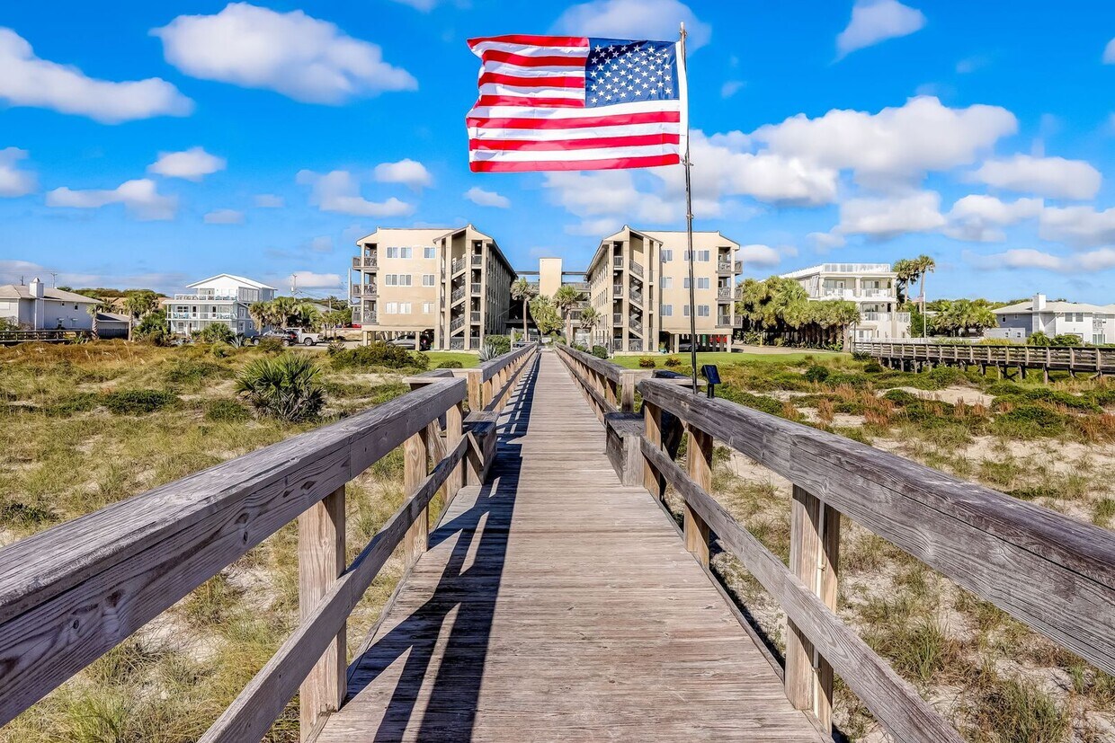 Foto principal - Oceanfront Long-Term Rental at Sand Dollar...
