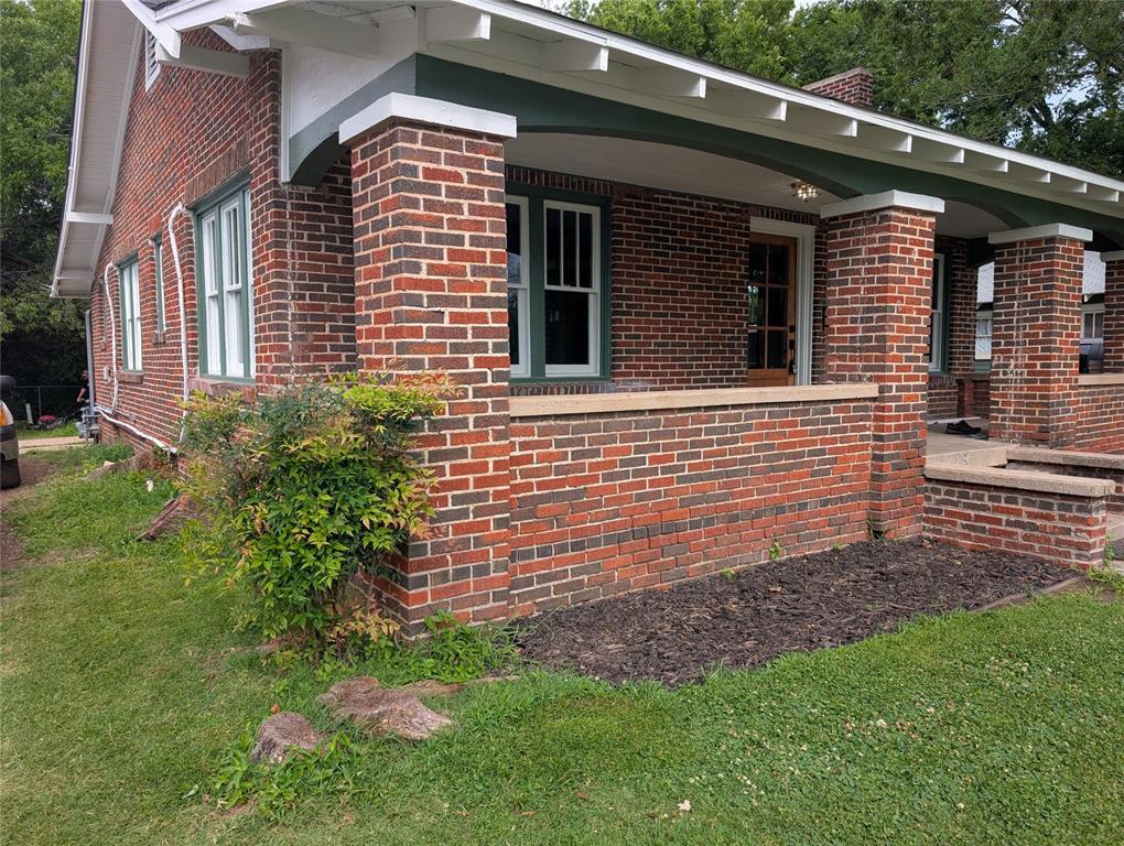 Foto principal - 216 N University Blvd