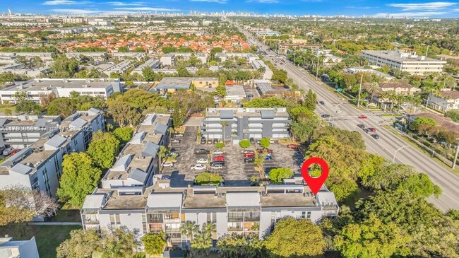 Foto del edificio - 110 Fontainebleau Blvd