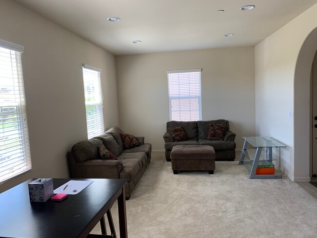 Living Room - 5143 Whetstone Way