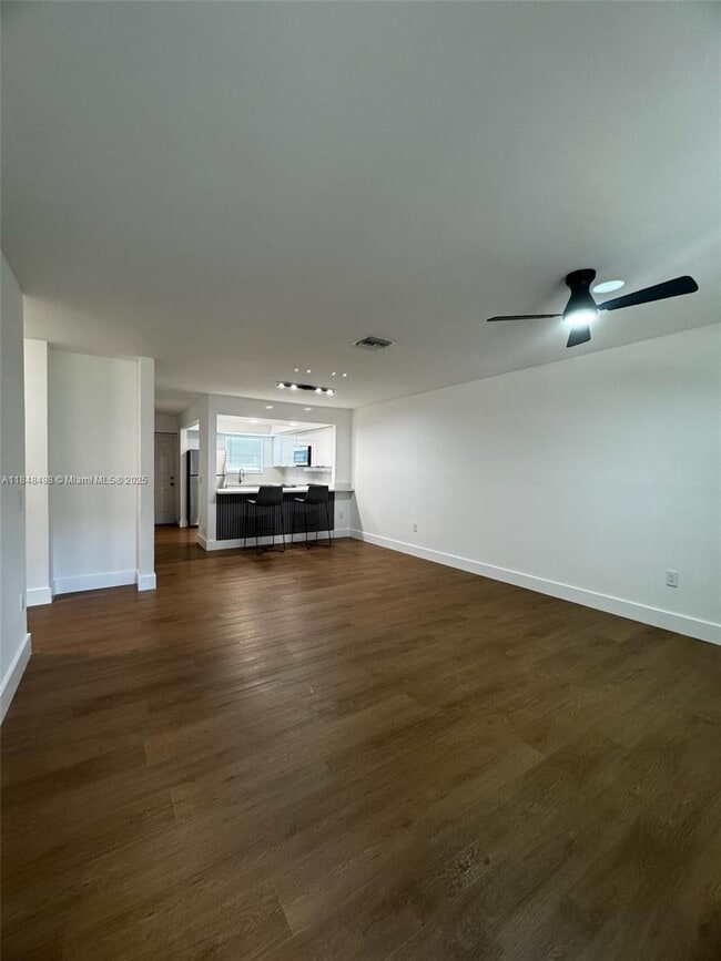 Building Photo - 1460 SW 24th Ct