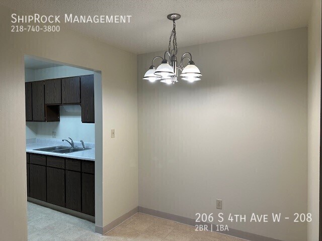 Foto del edificio - 206 S 4th Ave W