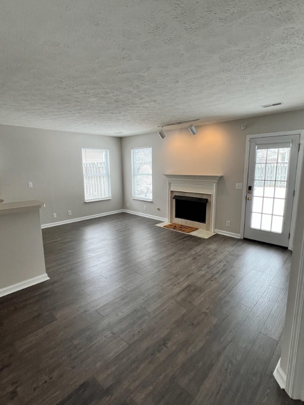 Foto del edificio - 2809 Summer Hollow Ln